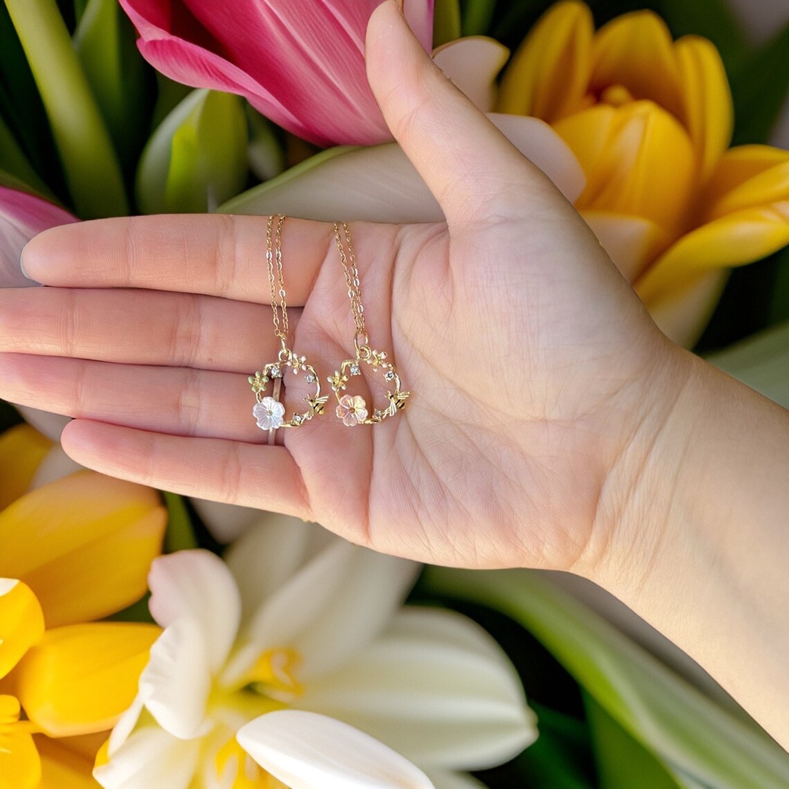 Bee and Honeycomb Necklace, Yellow Bee Necklace, Stainless Steel Honeycomb Pendant, Yellow Flower Necklace for Her